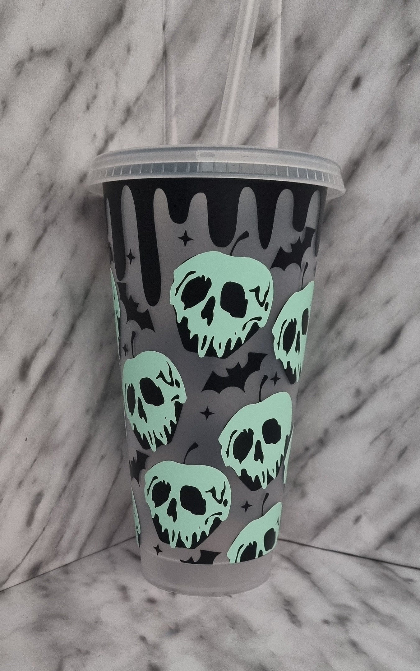 https://www.neuroversecreations.co.uk/cdn/shop/products/poison-apple-glow-in-the-dark-24oz-cold-cup-pale-green-and-florescent-green-Starbucks-cup-tumbler-with-lid-and-straw-frosted-clear-cup-neuroversecreations-71.jpg?v=1668888780&width=1445